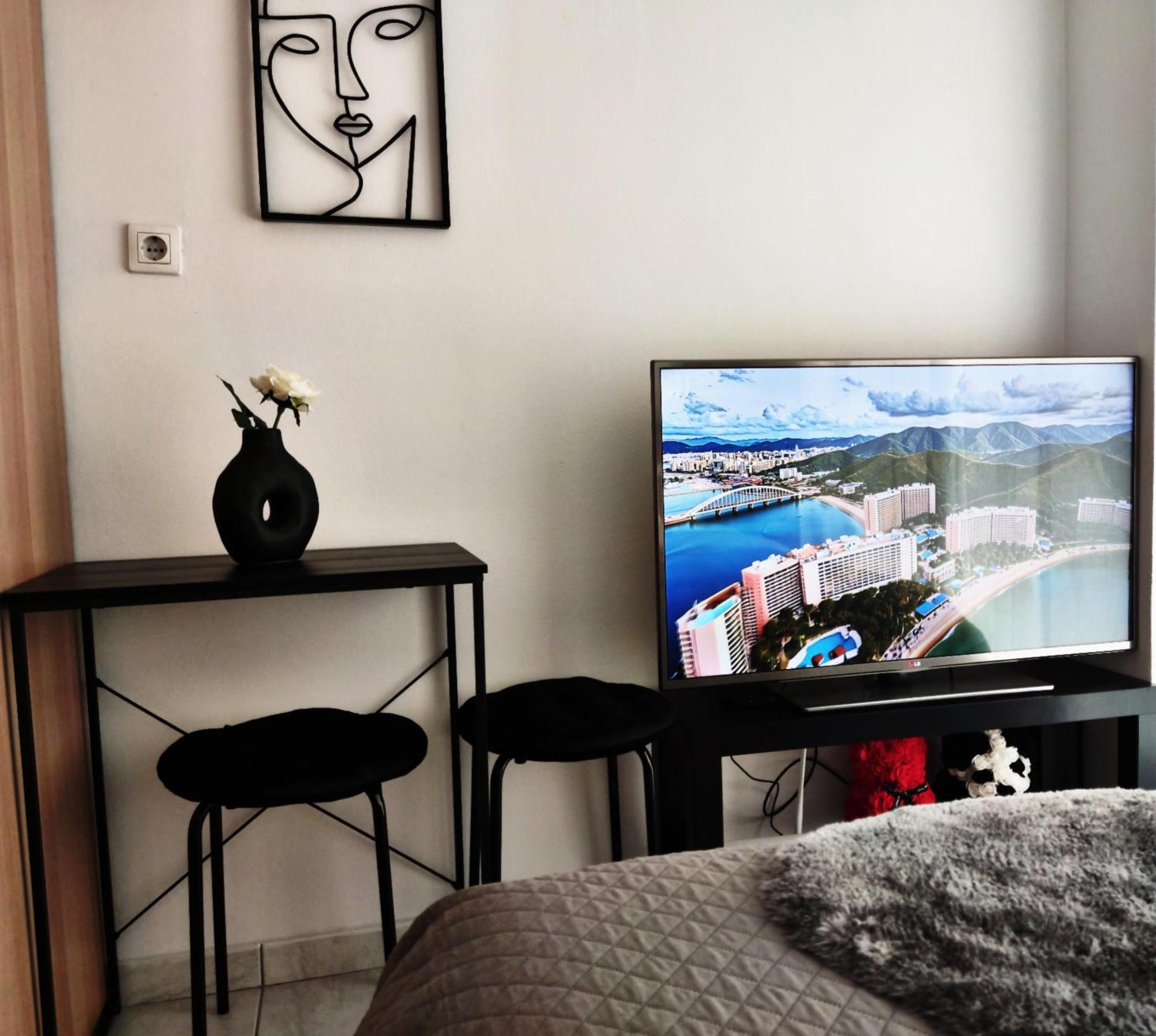 Elegant Central Studio With Balcony & 1 Gbps Fiber Szaloniki Kültér fotó